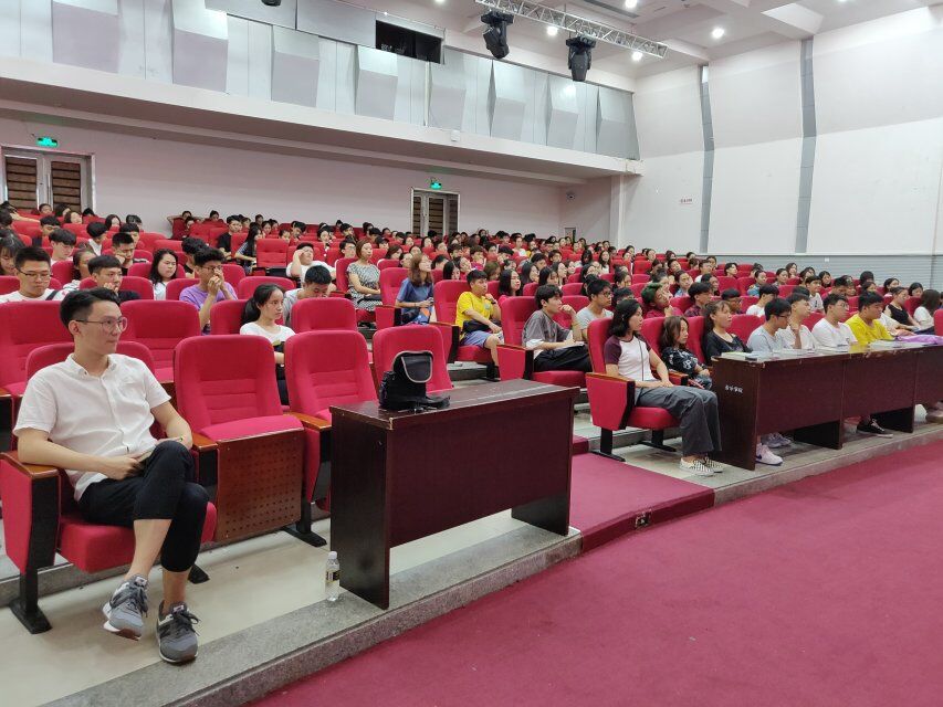 音乐学院举办2018级新生入党启蒙教育专题讲座